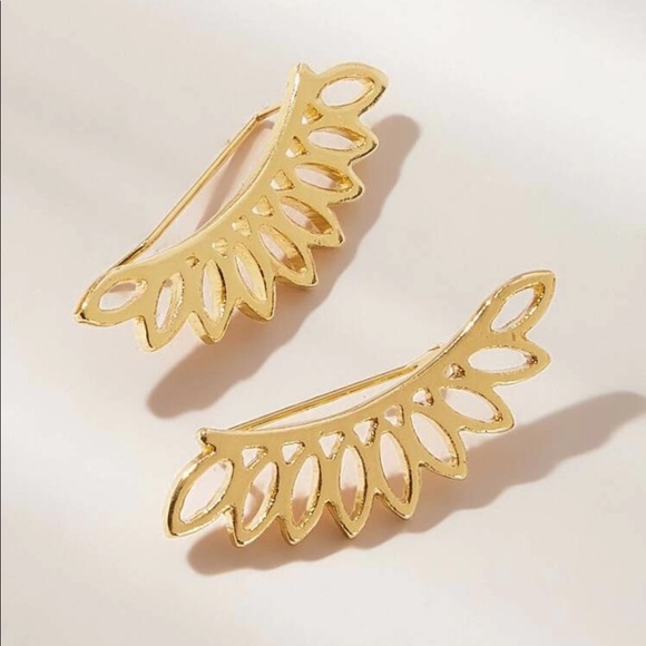 • Devyn • Hollow Leaf Ear Climbers - Picture 2 of 5